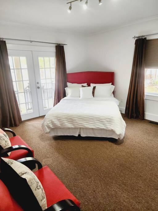 Charming And Comfortable! Медфорд Экстерьер фото